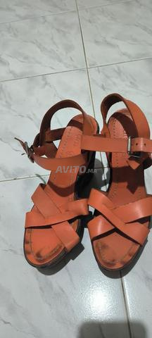 صنادل بكعب عريض - 2