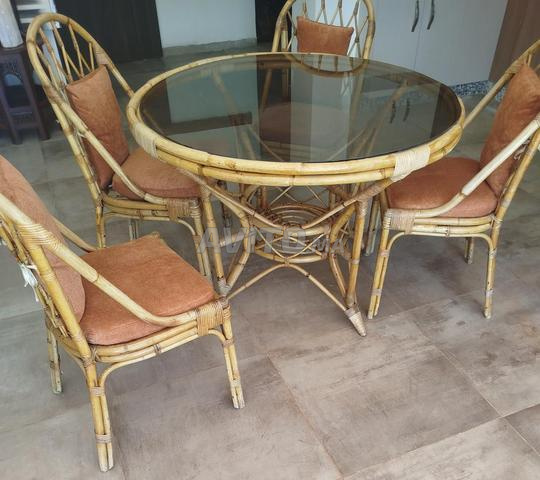 طاولة من الروطان - 2