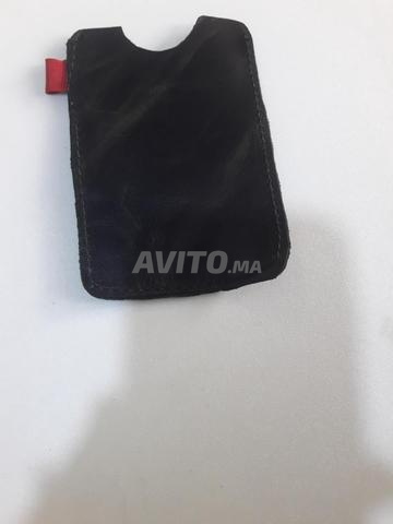 حامل بطاقات من الجلد الطبيعي ابتداءً من 30 درهم