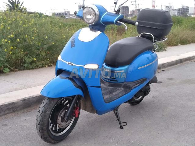 Scooter modèle 2021 4t excellent état 100 Cc - 2