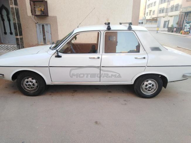 سيارة R12 