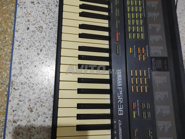Piano YAMAHA PSR. 38 - 2