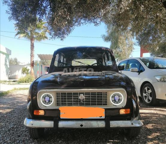 Renault 4 modèle 1987