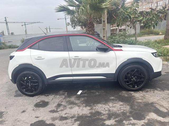 أوبل موكا سيارة جميلة كالجديدة