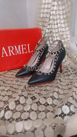 حذاء جديد مقاس 36 – ثمن مناسب 300 درهم