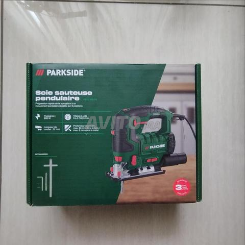 Scie sauteuse d'Europe neuf - 2