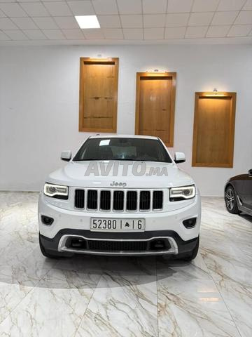 جيب جراند شيروكي أوتوماتيك 2015 في الرباط