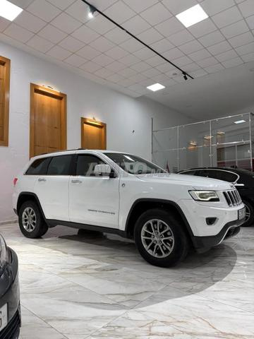 جيب جراند شيروكي أوتوماتيك 2015 في الرباط