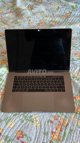 MacBook Pro 15 pouces 2016 avec Touch Bar