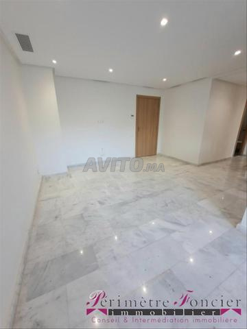 GAUTHIER BEL APPARTEMENT À LOUER AVEC TERRASSE