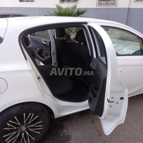 أوبل كورسا بنزين يدوية 2017 بالدار البيضاء - 2