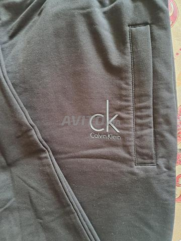 بنطال رياضي كالفن كلاين أصلي M - 2