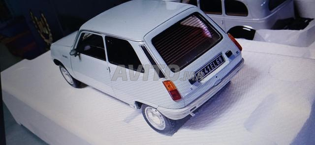 سيارة كلاسيكية 1/18 - 2