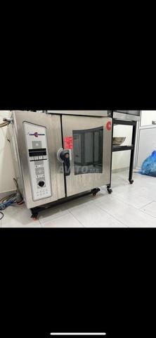 Four mixte Convotherm à réparer ou pour pièces.