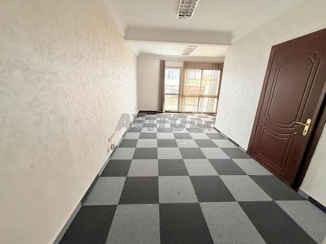 مكتب للإيجار