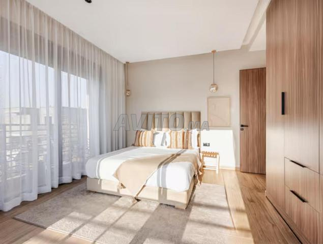 فيلا أنيقة ، حديقة مشجرة