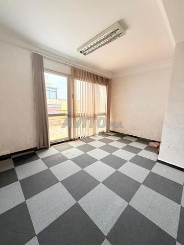 Bureaux 4500dhs rocher noire