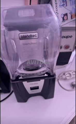 خلاط بليندتك الاحترافي Connoisseur 825 - 2