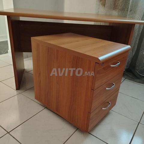 Bureau et son caisson en très bon état - 2