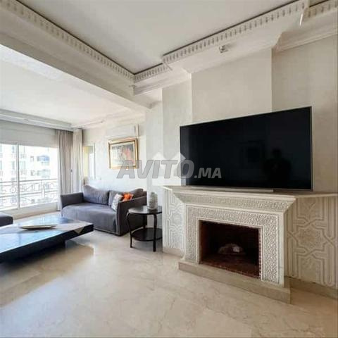 182181-بيع شقة بالدار البيضاء المثلث الذهبي بمساحة 15