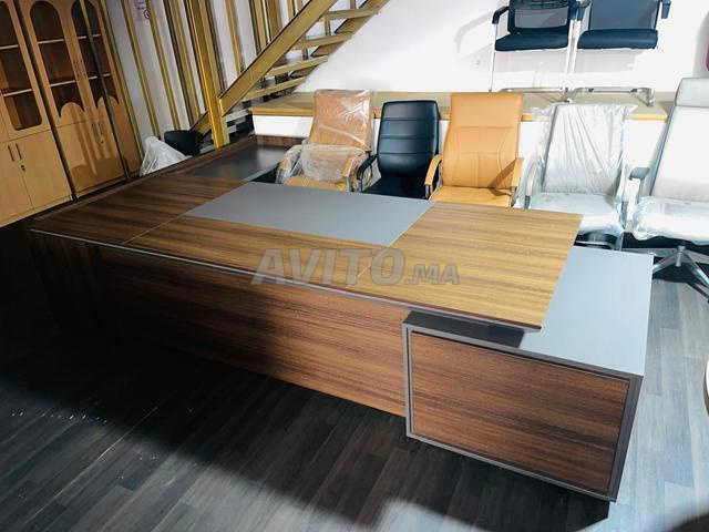 Bureau de direction/table basse/pack chaise/casier