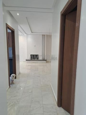 Appartement neuf 130m à louer à Rabat El Menzeh - image 5