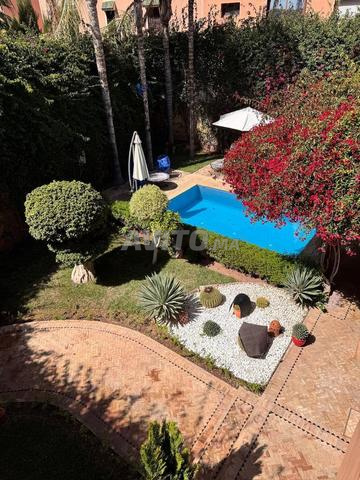 فيلا رائعة للإيجار مع مسبح طريق الدار البيضاء