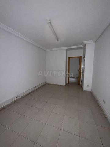 Bureau à louer au maarif à proximité de macdo - 2