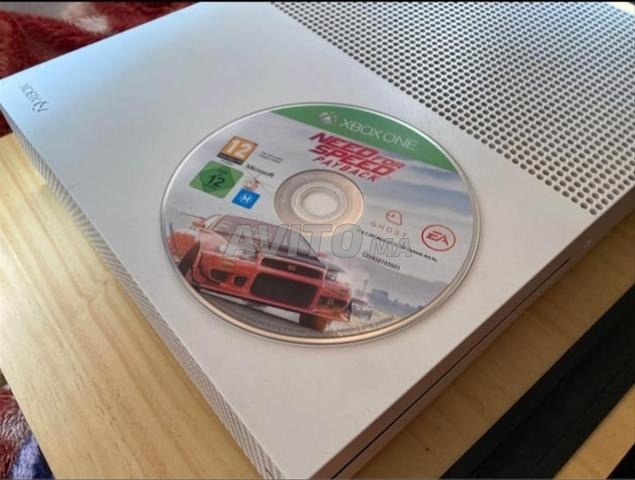 Xbox one s bon état avec manette originale et CD - 2