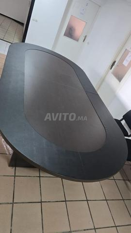 طاولة اجتماعات بيضاوية مع لوح سفلي - 2