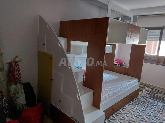 Lit superposé avec rangements, matelas – À réparer