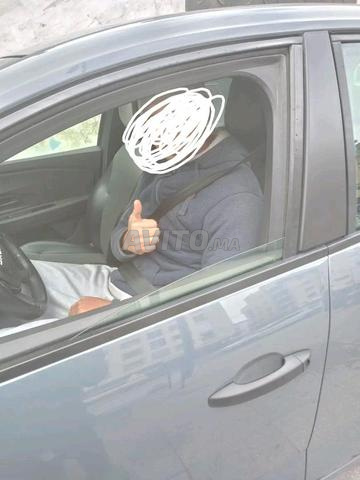 السلام عليكم، أبحث عن عمل كسائق خاص لعائلة أو شركة