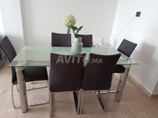 طاولة طعام مع 6 كراسي