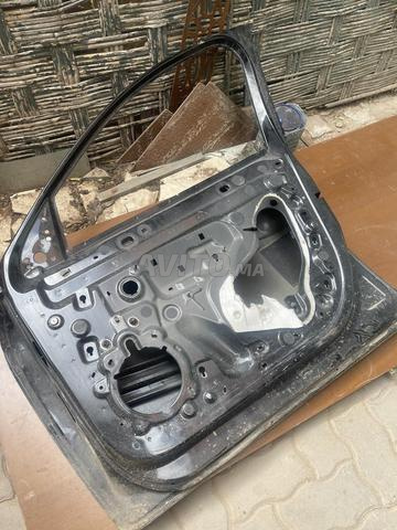 باب أمامي يمين بيجو 208 جديد أصلي