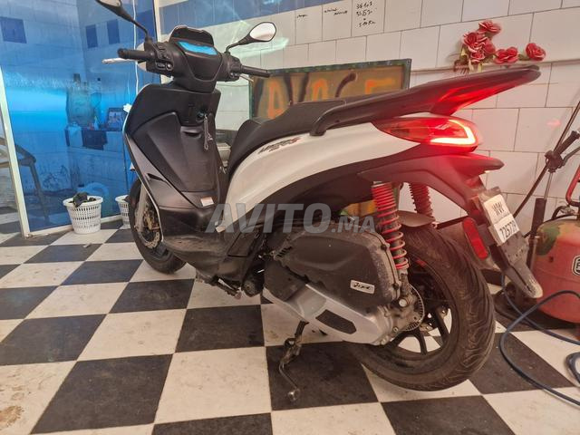 Moto Piaggio 150 cc - 2
