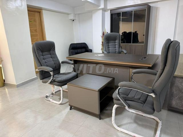 🟡 مكاتب فخمة مع إضاءة LED - 2