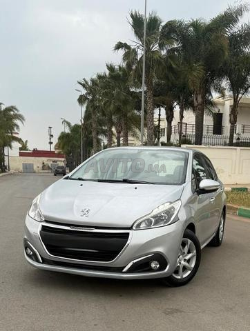 Peugeot 208 Diesel Manuelle 2018 à Rabat