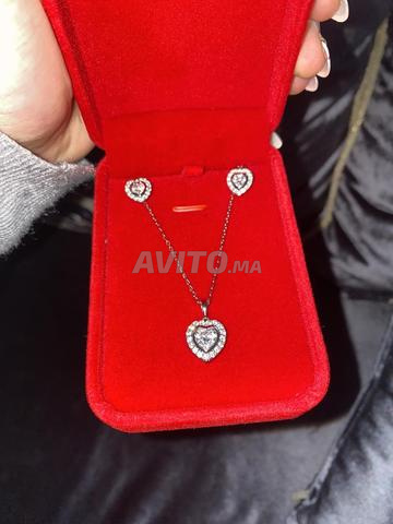 Collier et boucles cœur inox neuf jamais porté