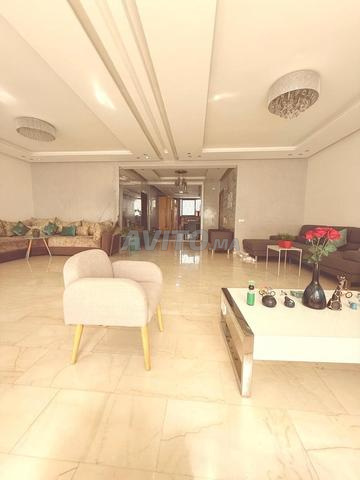 شقة واسعة مع تراس في غوتييه