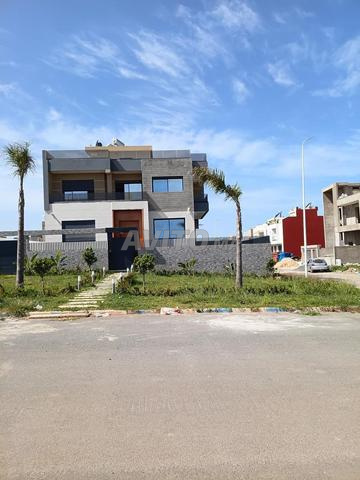 بيع فيلا على طريق البحر بالمنصورية - 2