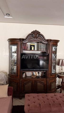 Meuble TV / Vitrine en bois massif sculpté