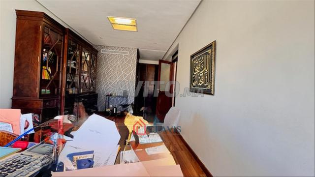 Beau bureau clé en mains