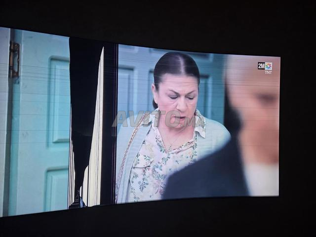 تلفزيون للبيع – شاشة مكسورة سامسونج Qled 65 منحنية - 2