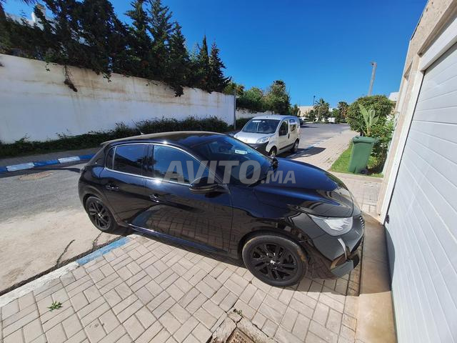 Peugeot allure 208 2023 mois 11 start stop