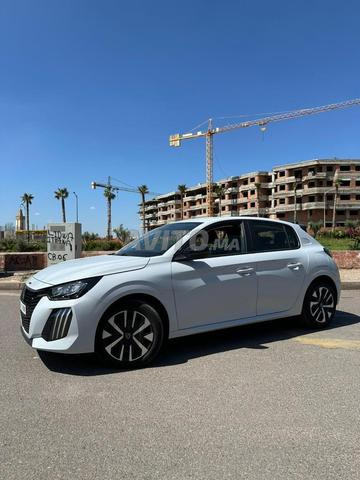 تأجير سيارة بيجو 208 أوتوماتيكية