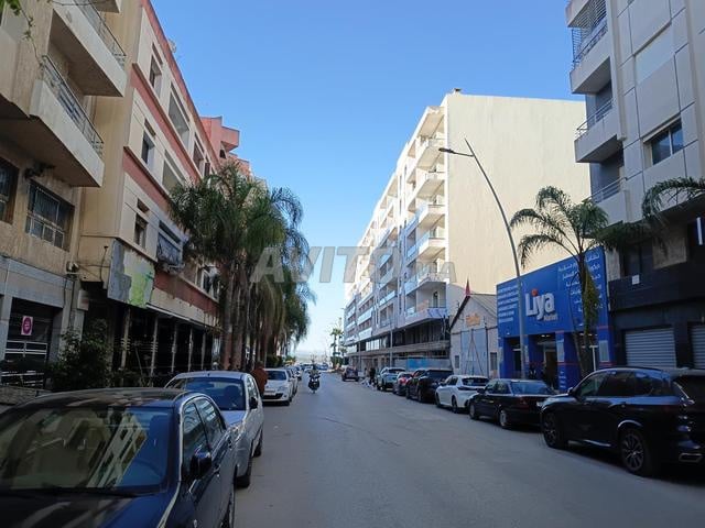 مكتب فاخر للبيع