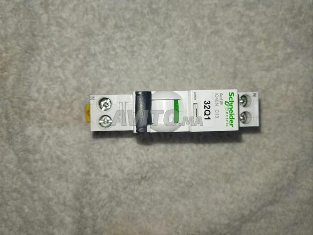 قاطع كهربائي شنايدر 13 أمبير (Schneider C13)