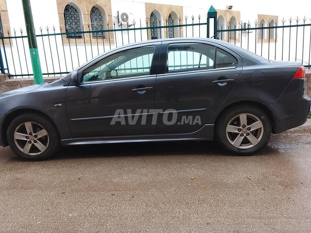 سيارة جميلة جداً تتم صيانتها بشكل جيد - 2