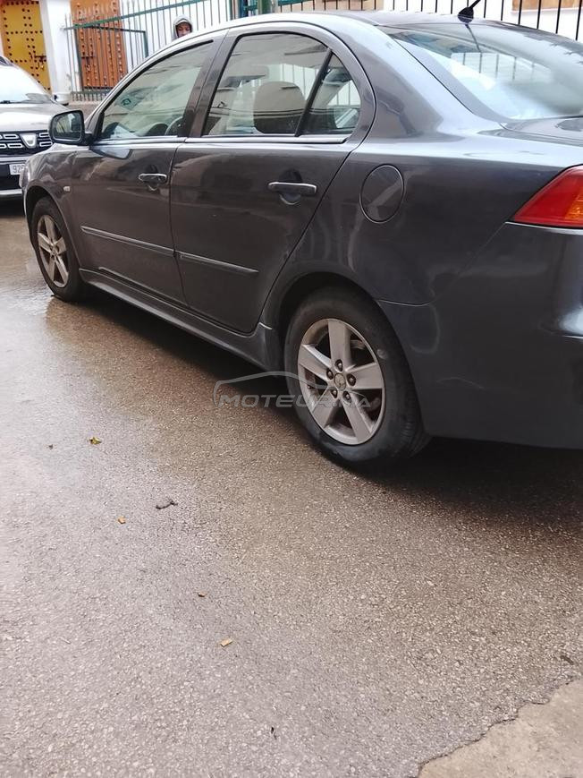 tres belle voiture très bien entretenue 