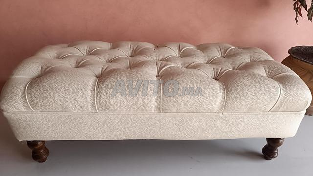 مقعد عثماني أنيق مبطن بحالة جيدة جداً - 2